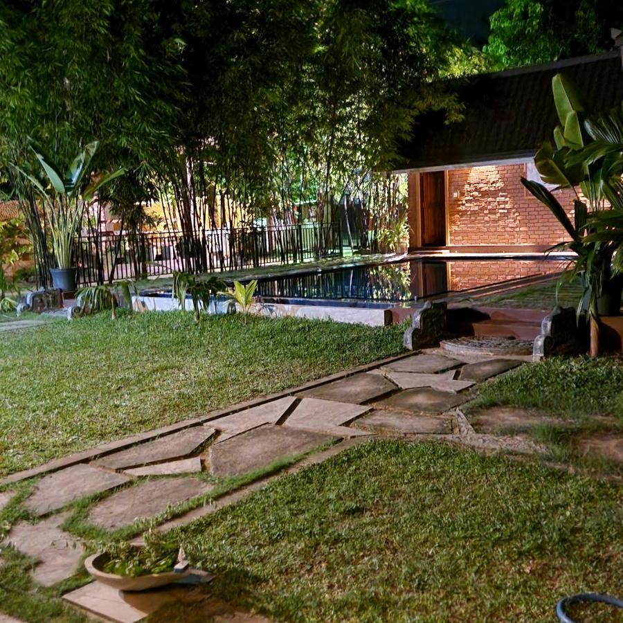 Millet'S Food Company And Cooking Center Hotel Negombo Exterior photo